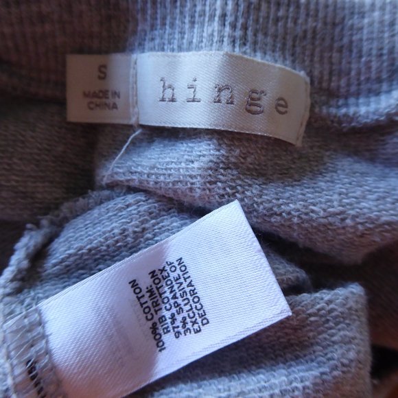 hinge Gray Floral Lace on Shoulder 3/4 Sleeve Crop Top 100% Cotton Sweatshirt S - Picture 9 of 9